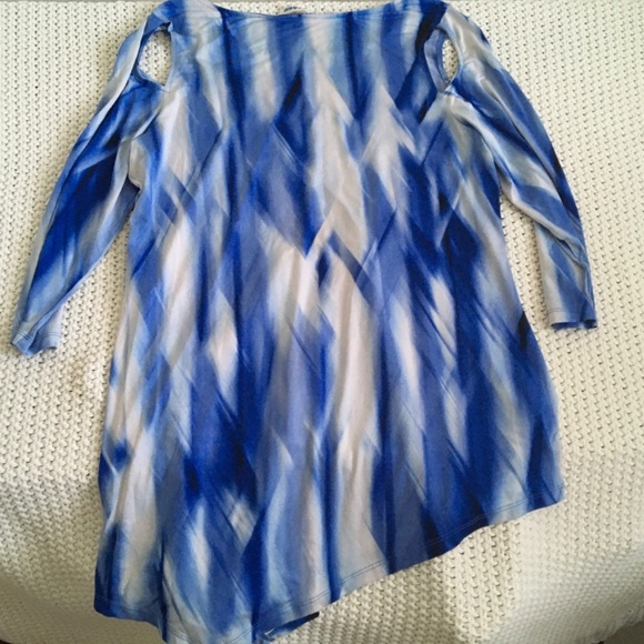 NYGARD 3/4 OPEN SHOULDER SLEEVE, ANGLED BOTTOM, VERY SEXY, SIZE MEDIUM (15) - Picture 4 of 4